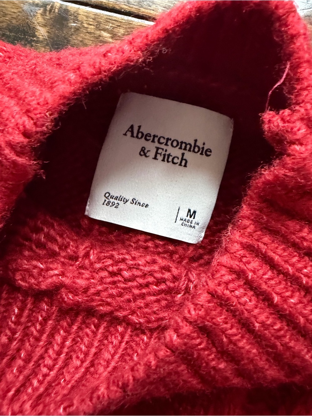 Abercrombie & Fitch Red Cable Crewneck Sweater - Picture 4 of 4